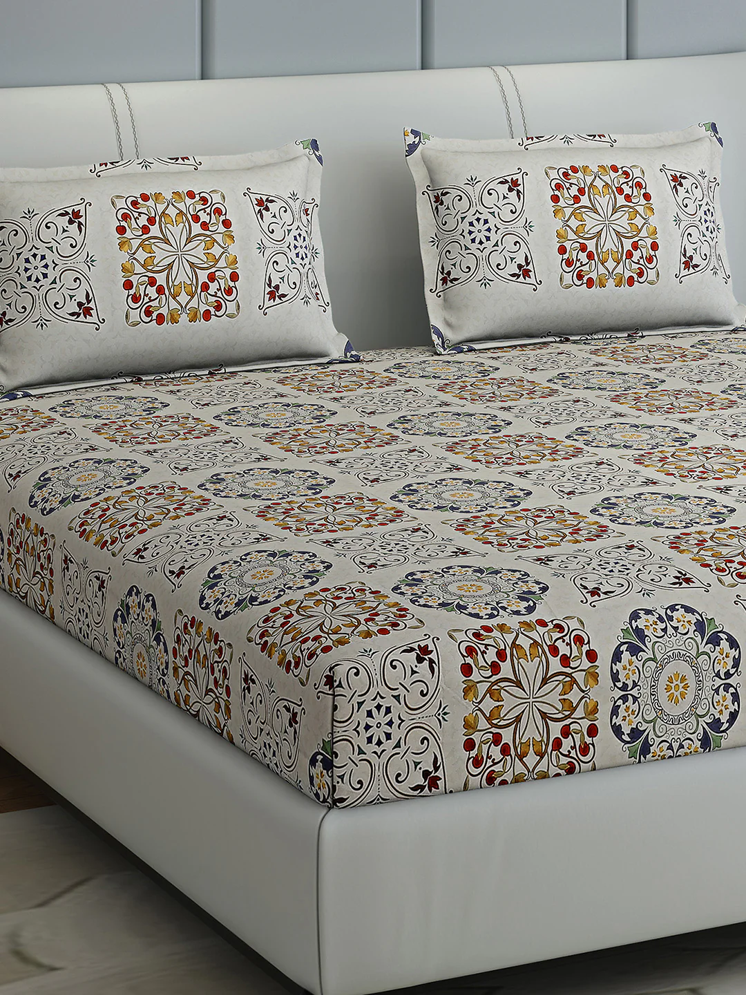 300 TC Cotton Double Bed 1 Bedsheet with 2 Pillow Covers (Morocan)