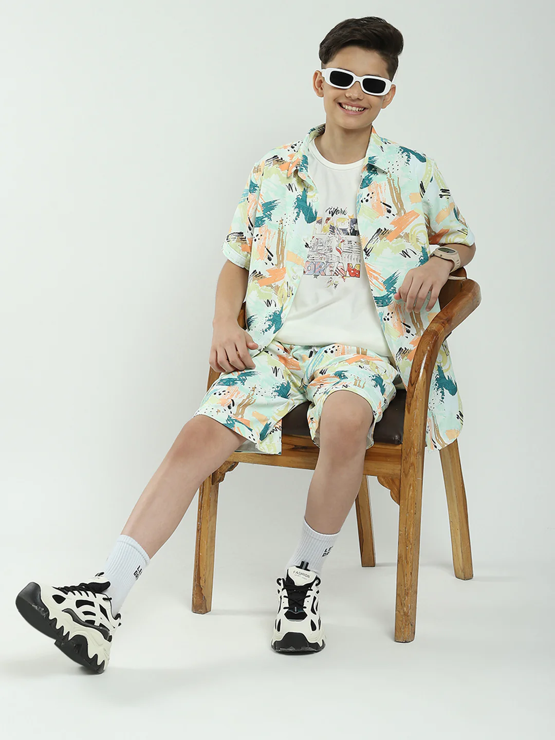 Boys Green Printed Collar Half Sleeve Cords Set - Image 2