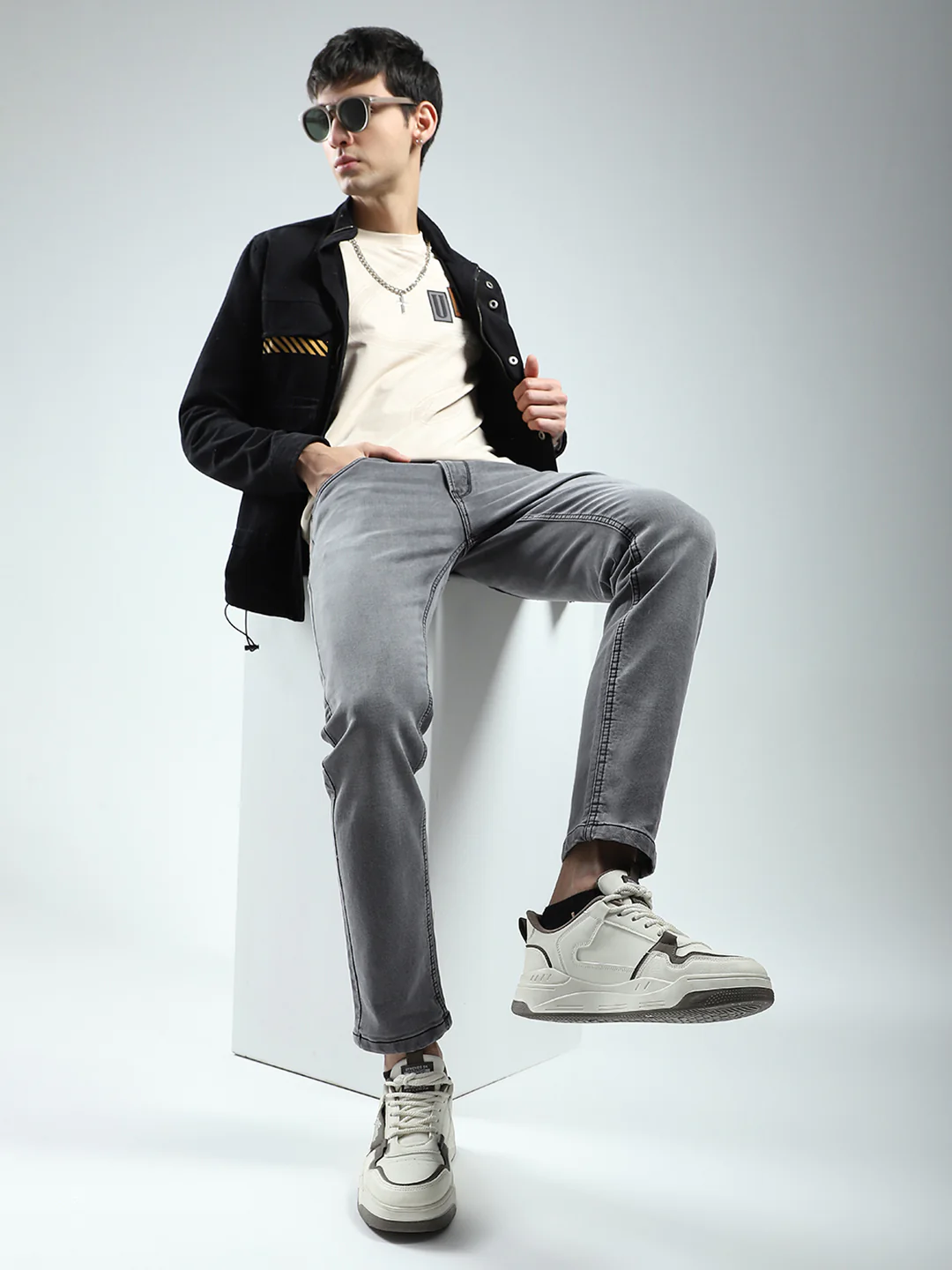 Men Grey Solid Ankle Length Denim - Image 2