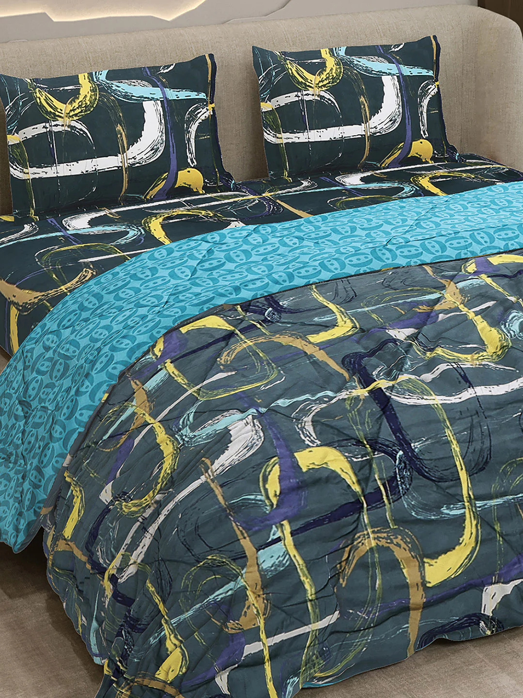 Printed Double Bed 130 GSM 4 Pc Bedding Set (1 Bedsheet, 1 AC Comforter & 2 Pillow Cover)