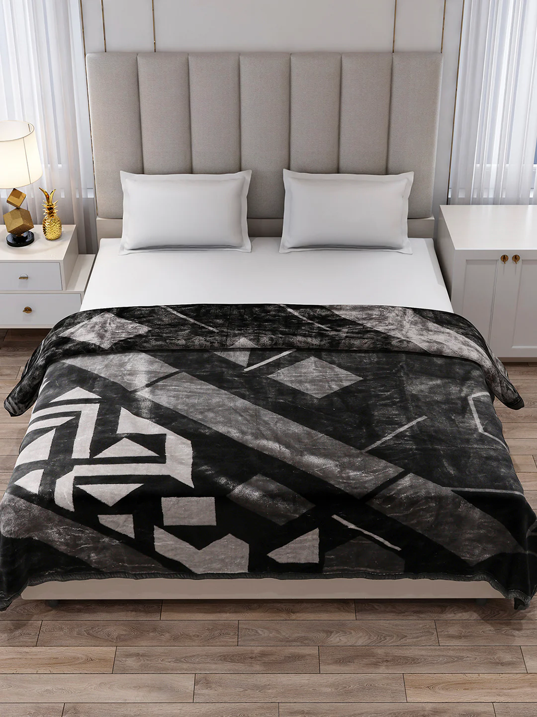 Printed Double Bed 2 Ply, 871 GSM Blanket for Heavy Winter - (Moon Valley Box) - Image 3