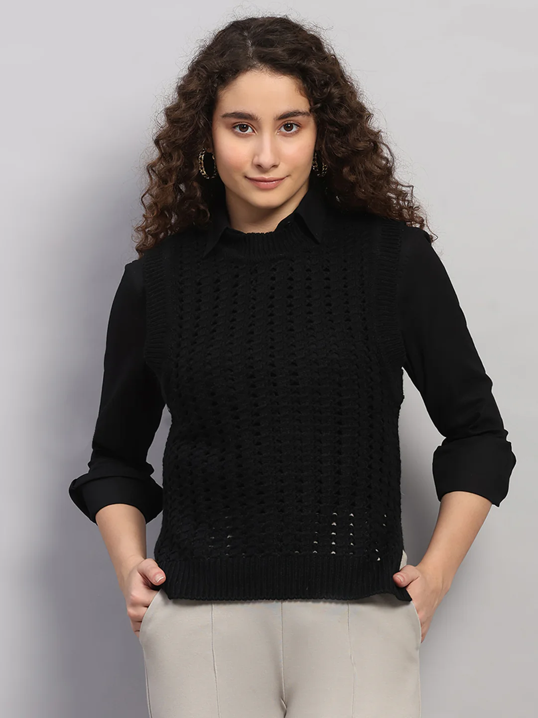 Women Black Jaquard Round Neck Sleeveless Winter Top