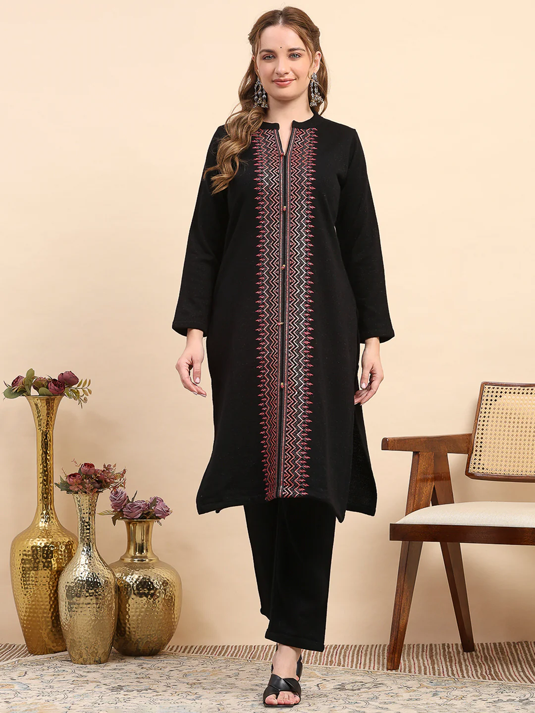 Women Black Printed Round Neck Full Sleeve Kurti Set for Winter