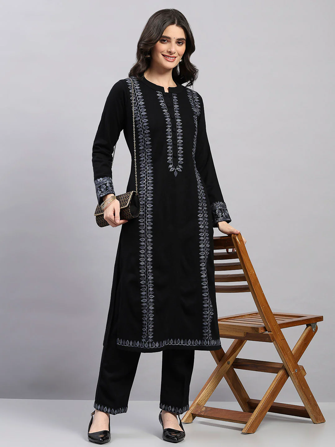 Women Black Printed Round Neck Full Sleeve Kurti Set for Winter - Image 2