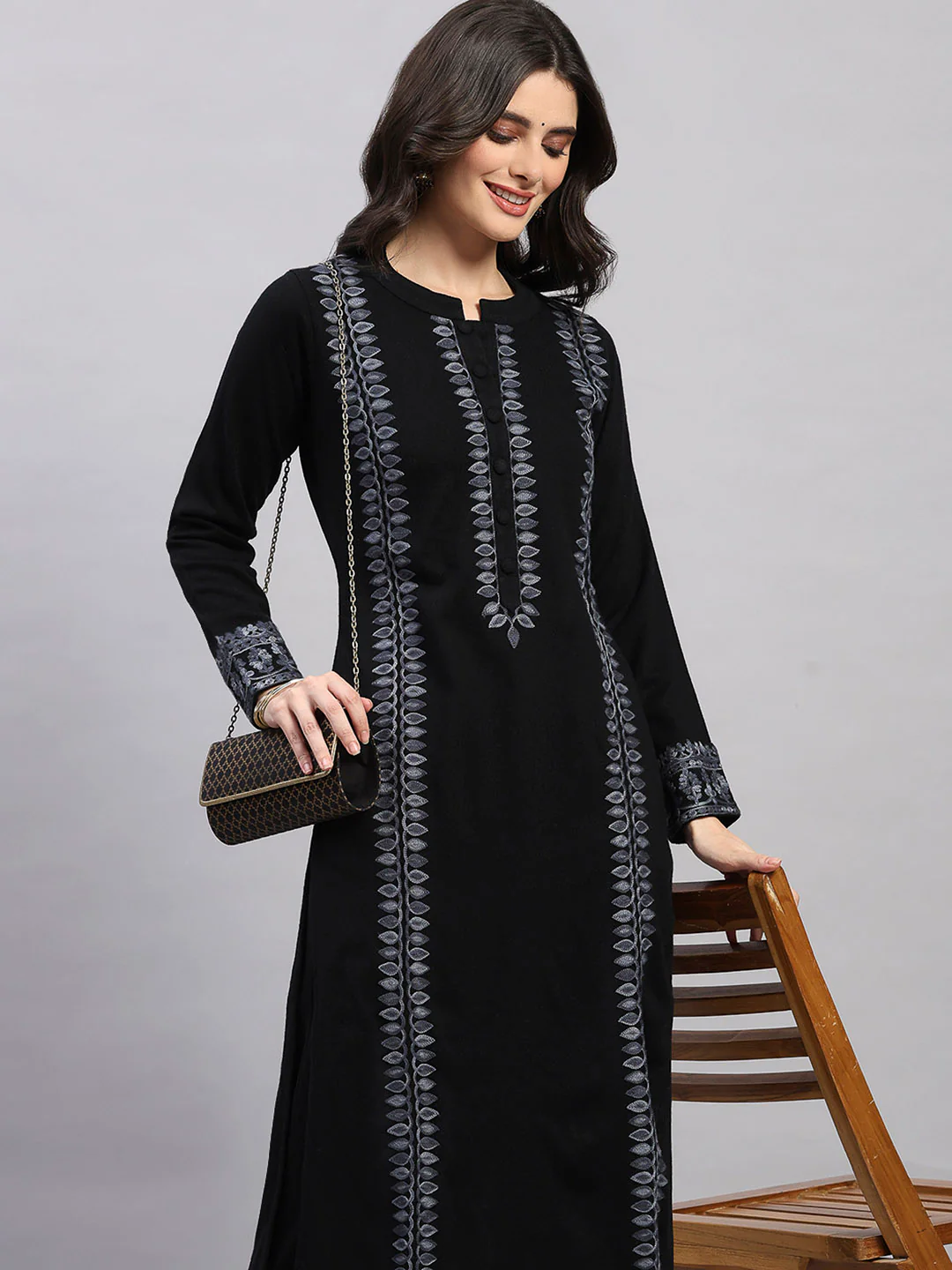 Women Black Printed Round Neck Full Sleeve Kurti Set for Winter - Image 6