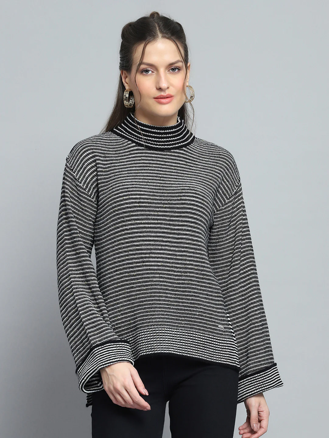 Women Black Solid Mock Neck Full Sleeve Winte Top