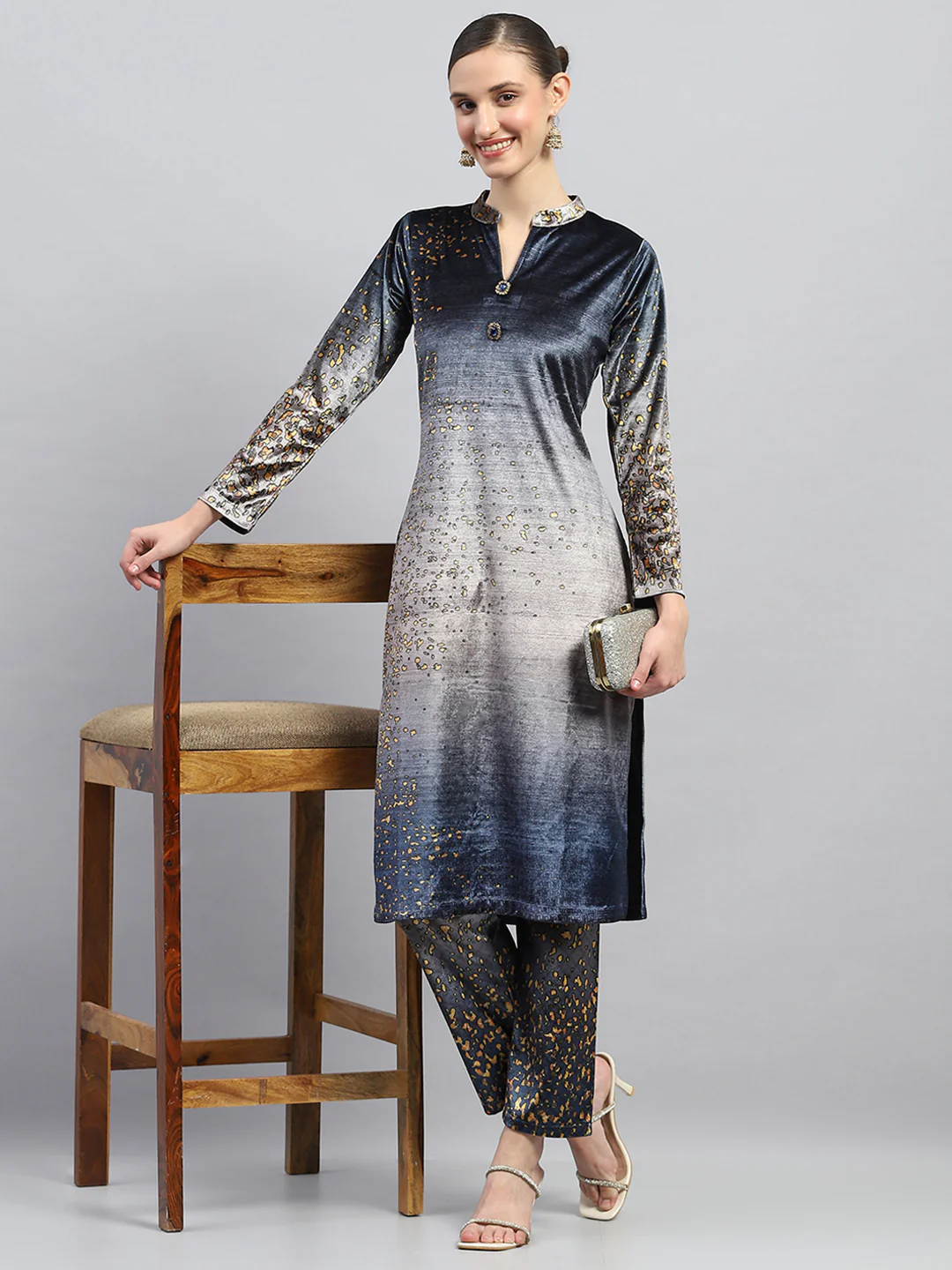 Women Blue Printed Round Neck Full Sleeve Kurti Set - Image 2