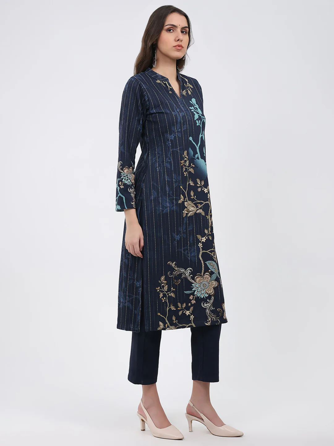 Women Blue Printed Round Neck Full Sleeve Kurti Set for Winter - Image 4