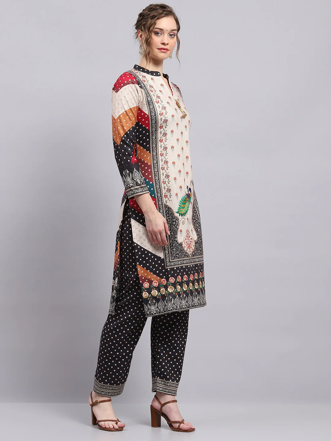 Women Cream Printed Round Neck 3/4th Sleeve Kurti Set for Winter - Image 4