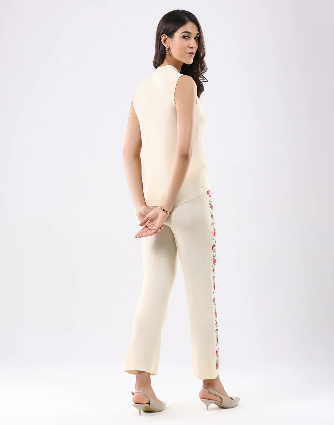 Women Cream Solid Round Neck Sleeveless Cords Set - Image 4