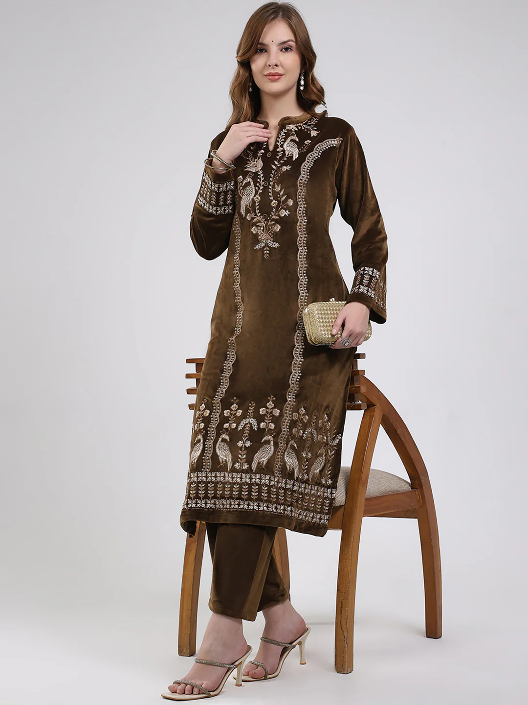 Women Brown Printed Round Neck Full Sleeve Kurti Set for Winter - Image 2