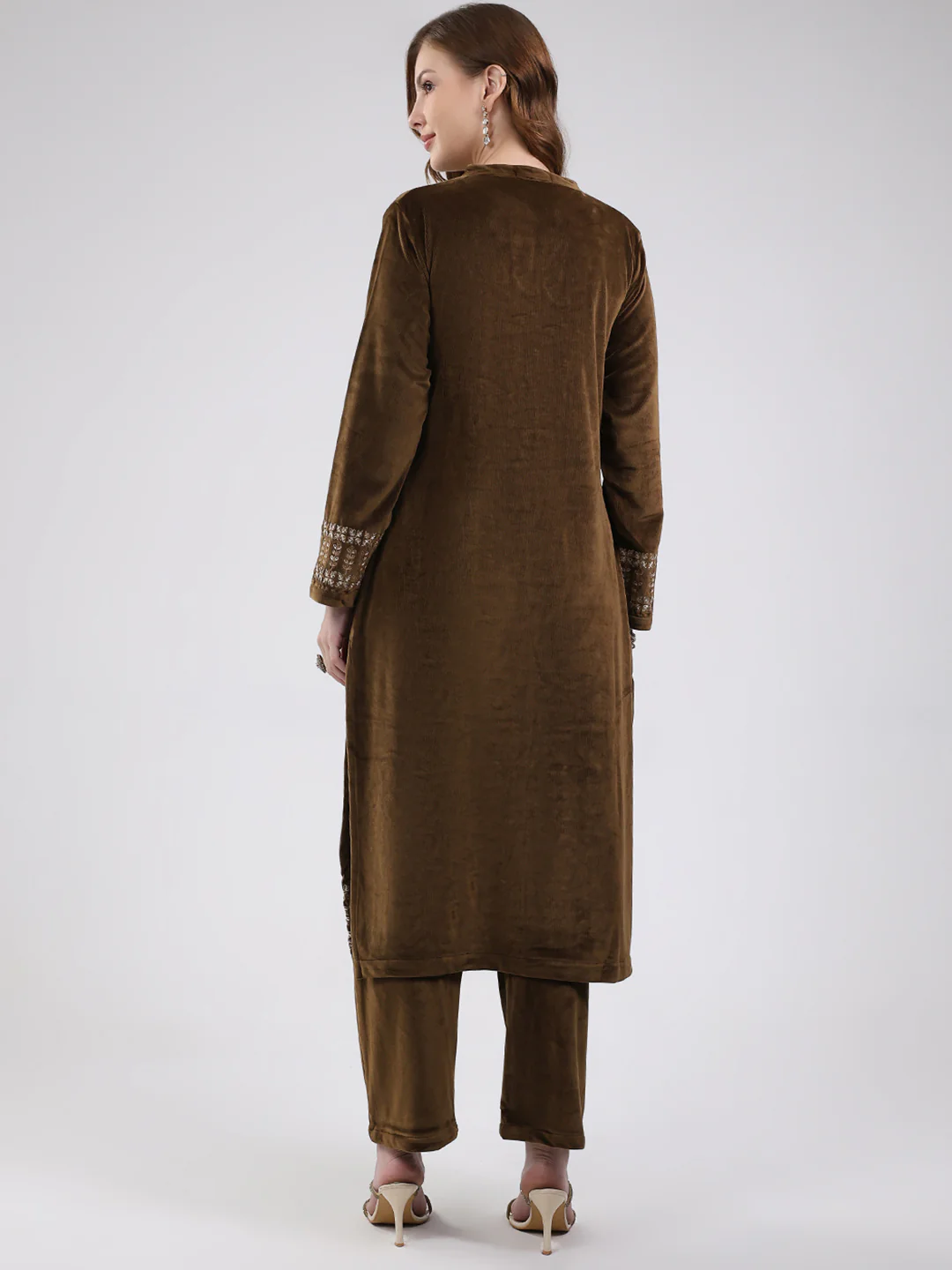 Women Brown Printed Round Neck Full Sleeve Kurti Set for Winter - Image 5