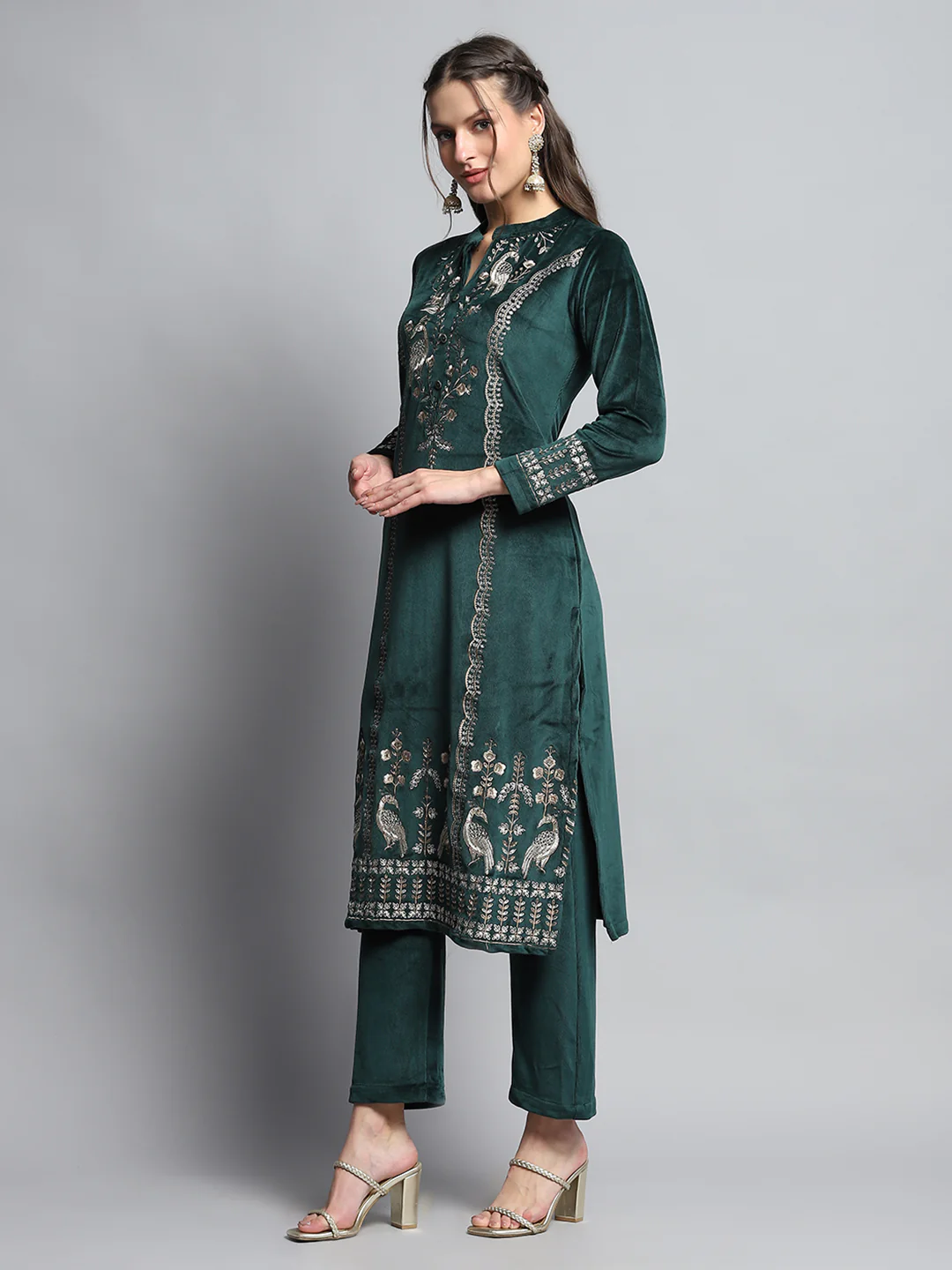 Women Green Self Design Round Neck Full Sleeve Kurti Set for Winter - Image 3