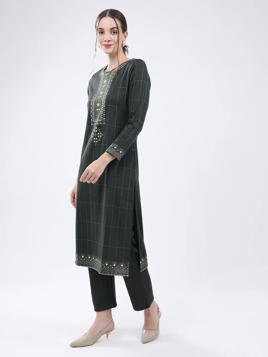 Women Green Self Design Round Neck Full Sleeve Kurti Set for Winter - Image 3