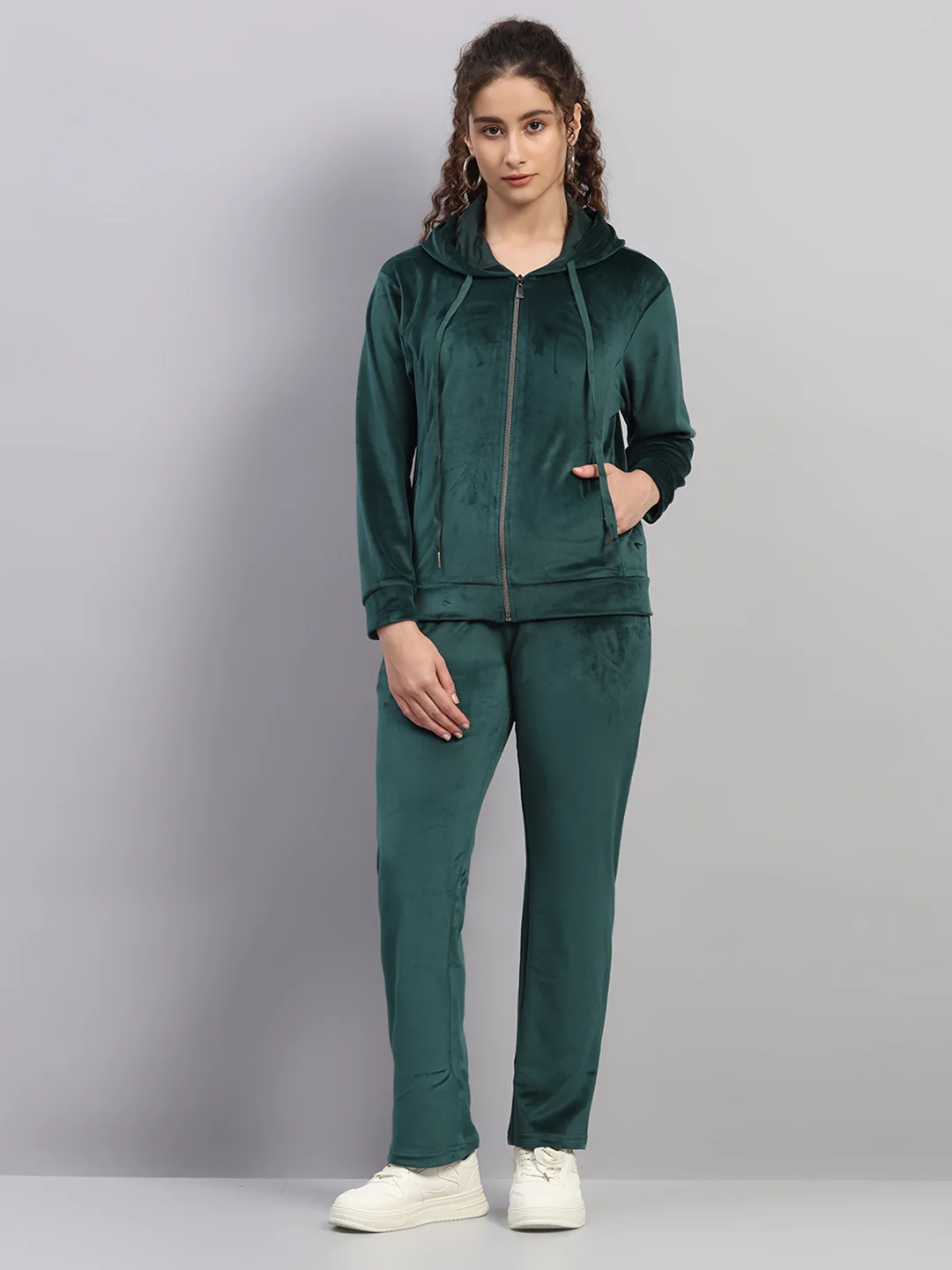 Women Green Solid Hooded Full Sleeve Winter Tracksuit
