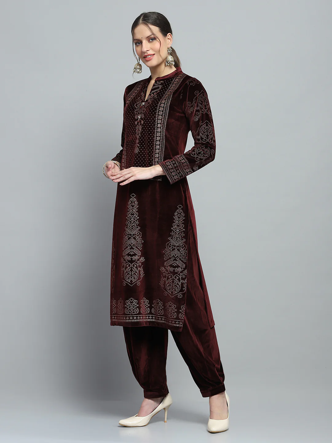 Women Maroon Self Design Round Neck Full Sleeve Kurti Set for Winter - Image 3