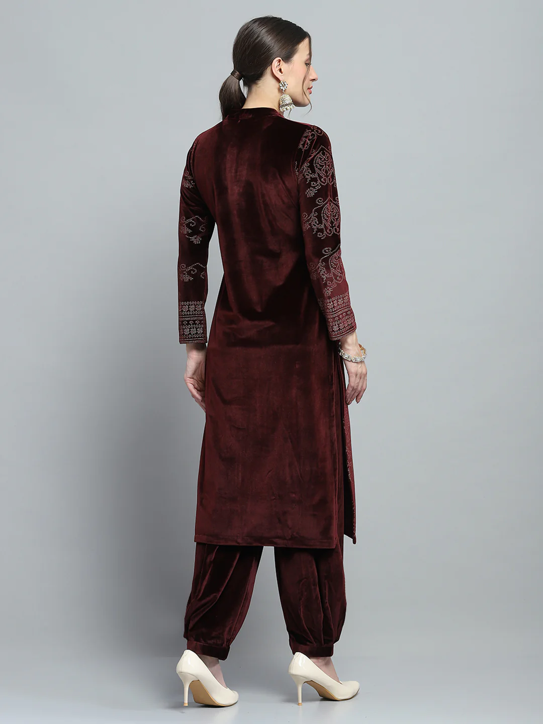 Women Maroon Self Design Round Neck Full Sleeve Kurti Set for Winter - Image 5
