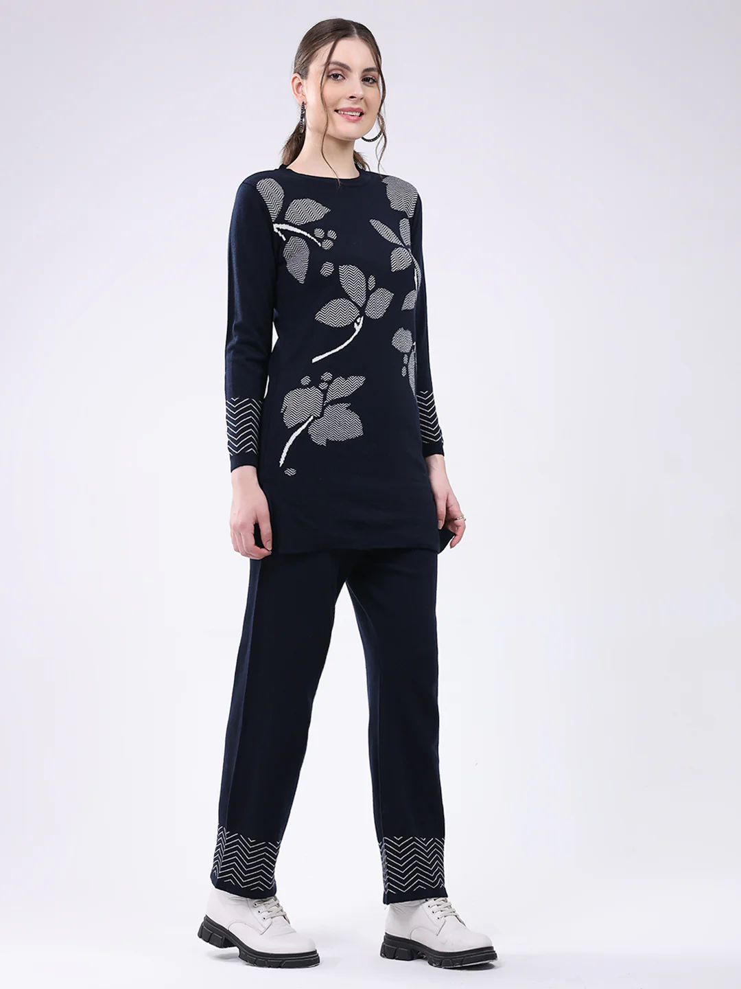 Women Navy Blue Self Design Round Neck Full Sleeve Cords Set - Image 4