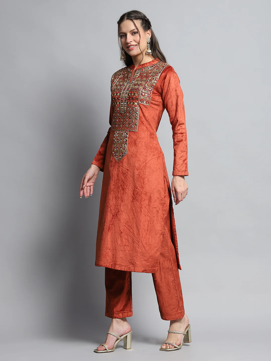 Women Rust Self Design Round Neck Full Sleeve Kurti Set for Winter - Image 3