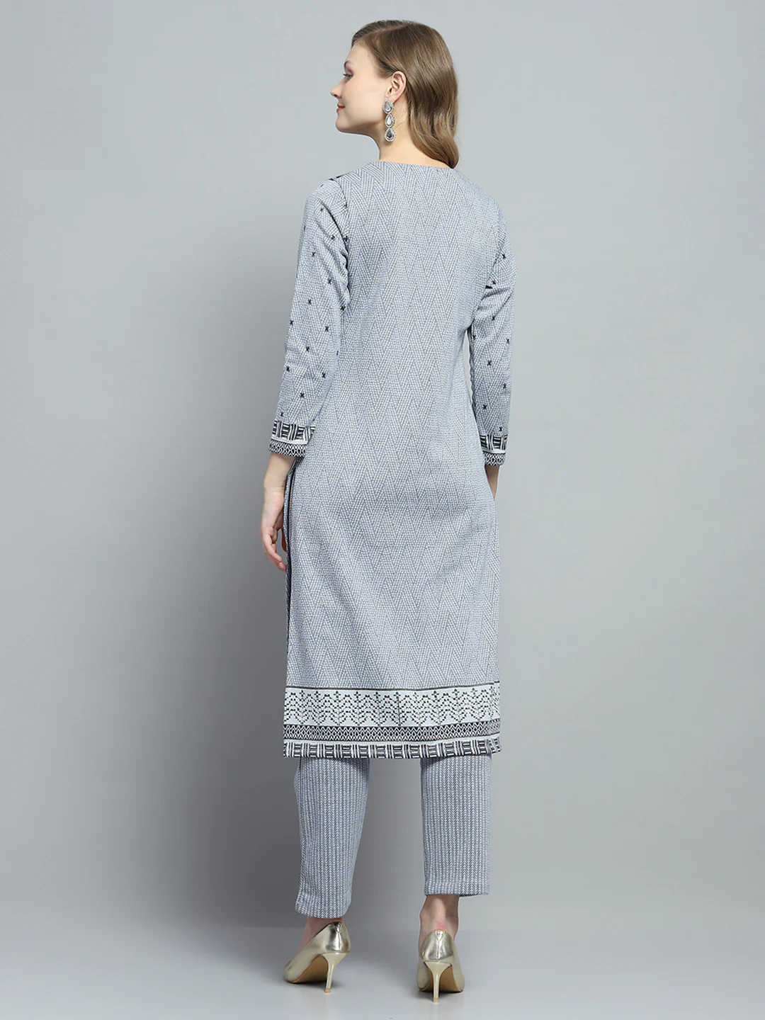 Women Sky Blue Self Design Round Neck Full Sleeve Kurti Set for Winter - Image 5